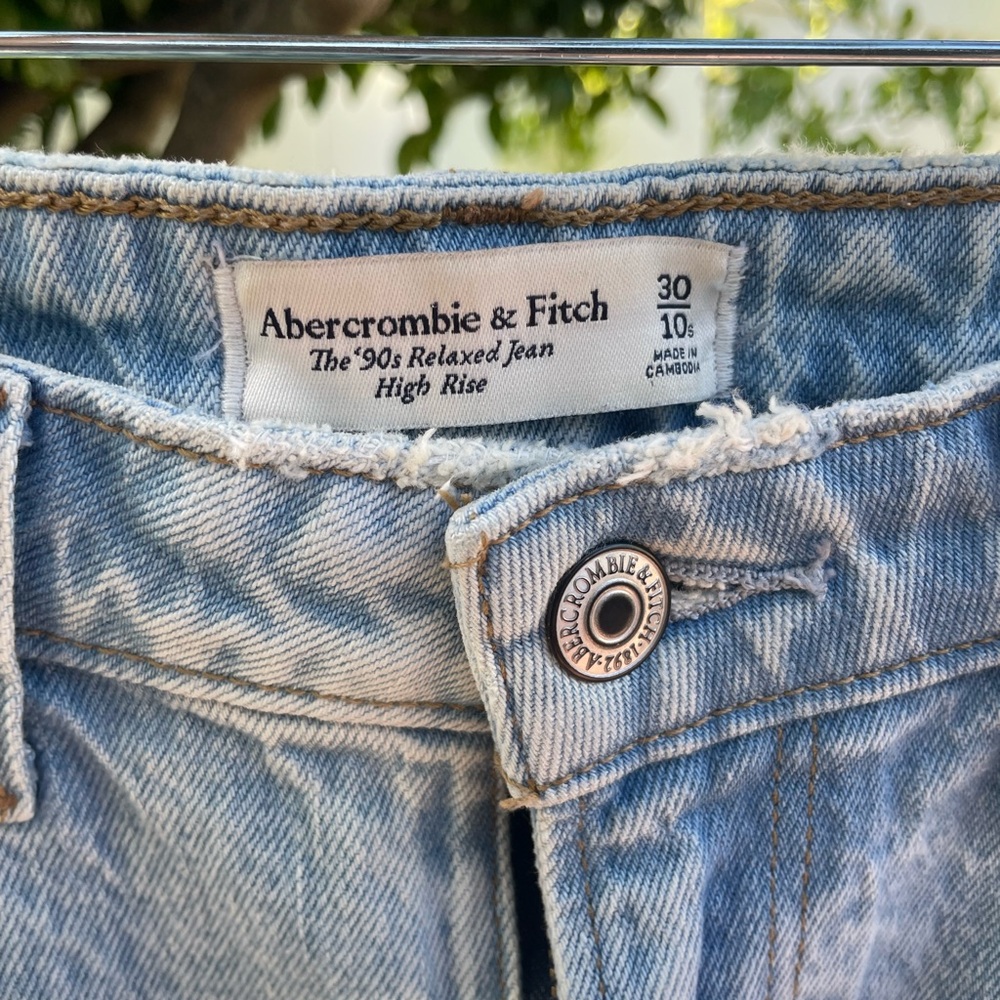 Abercrombie & Fitch Women's Light Blue High Rise Jeans